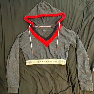 Cropped Tommy Hilfiger Long Sleeve with Hood
